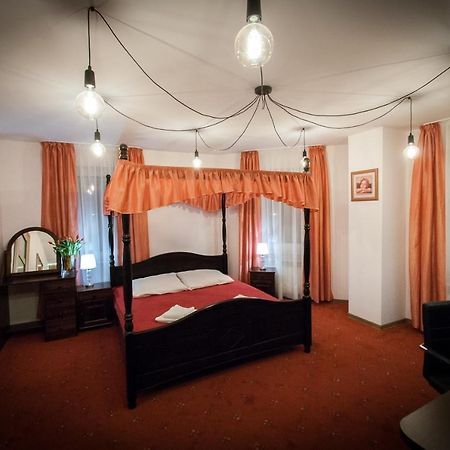 Secession Hotel Leczna Bagian luar foto