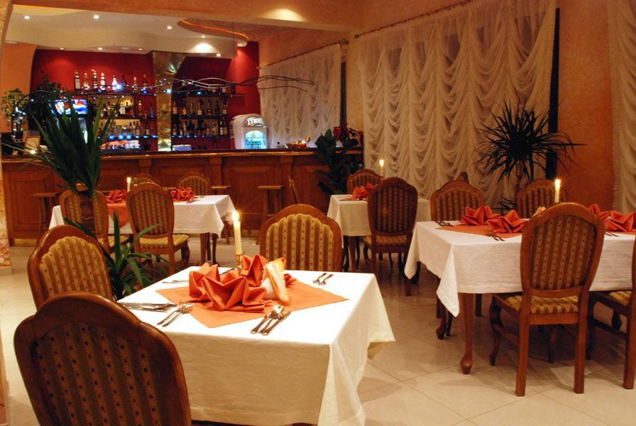Secession Hotel Leczna Bagian luar foto