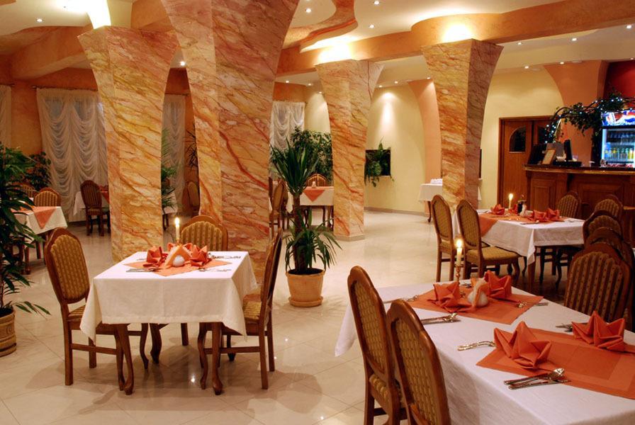 Secession Hotel Leczna Bagian luar foto
