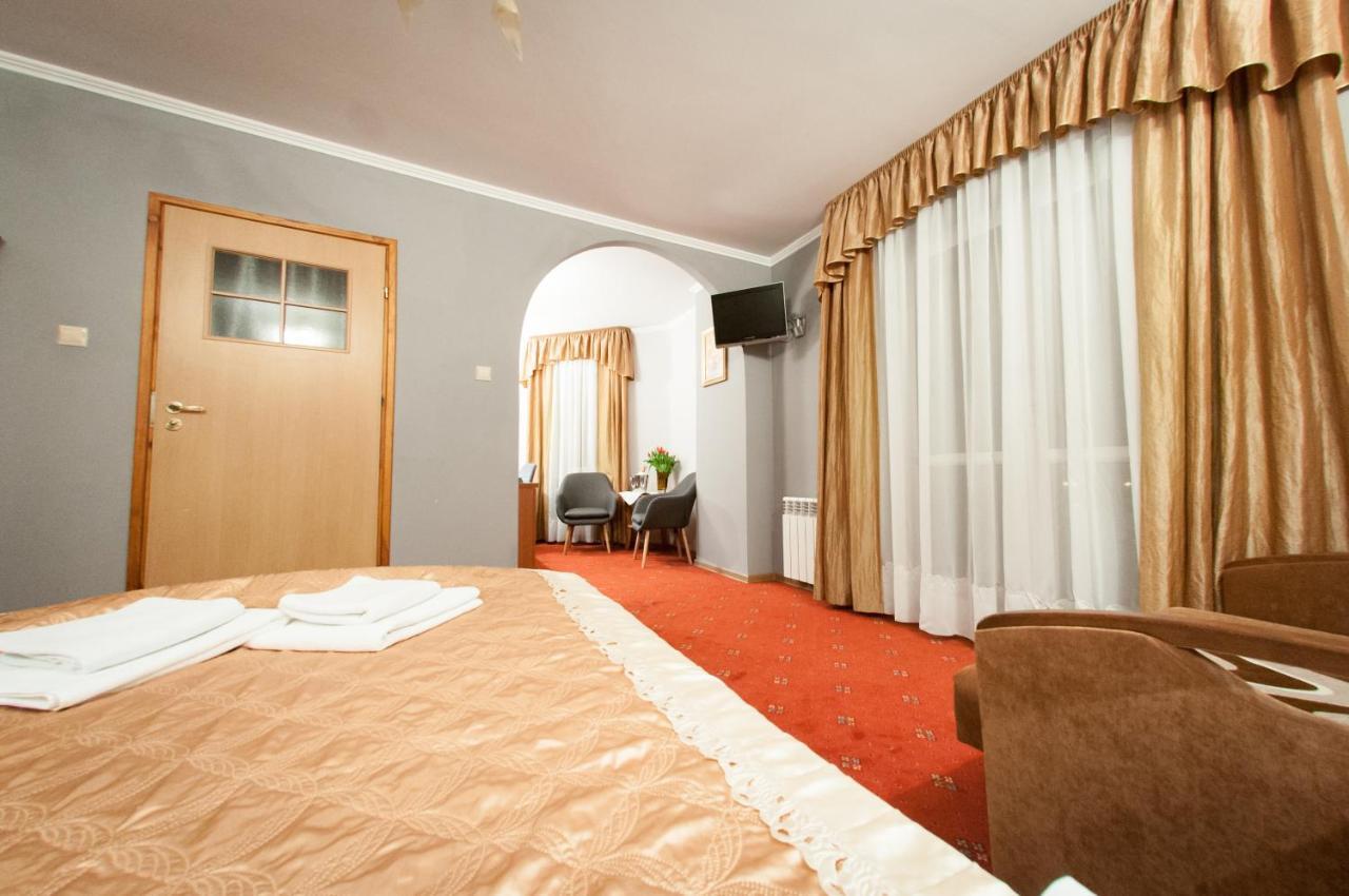 Secession Hotel Leczna Bagian luar foto